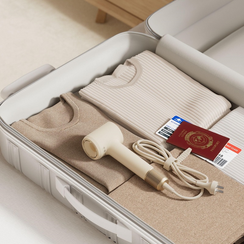 Laifen Mini Hair Dryer Review: How Small and Powerful Is It?